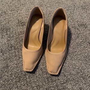 Neutral Tan Square-Toe Women's Pumps